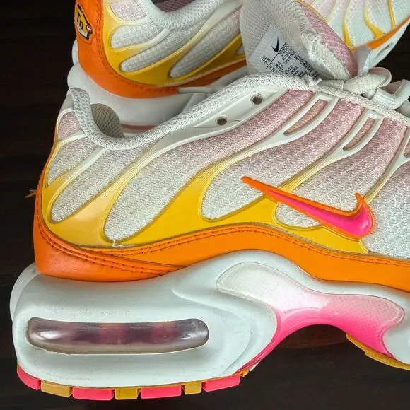Size 7.5 -Nike Air Max Plus Hyper Pink Sail Orange Solar Flare DX2673-100 Women - Picture 10 of 13